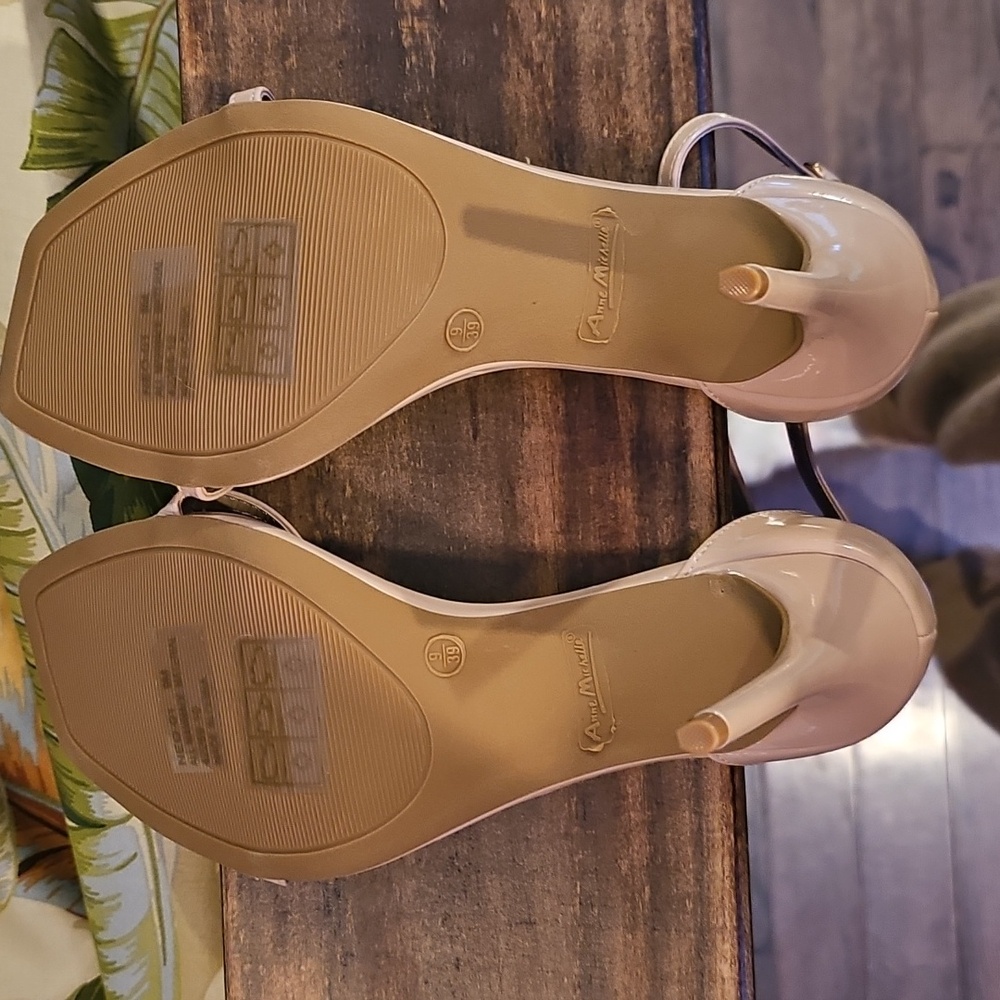 NWT - Anne Michelle Nude Ankle Strap Heels - Size 9 - Picture 4 of 5